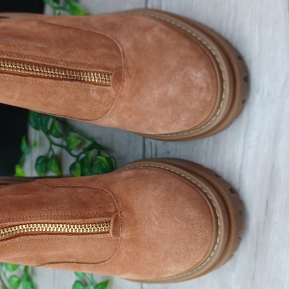 Michael Kors Cyrus Lug Sole Suede Boot NWOB - Picture 3 of 9